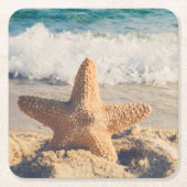 Dessous-de-verre Carré En Papier Starfish sur une plage de sable Photo (Devant)