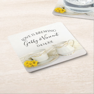 Dessous-de-verre Carré En Papier Tea Cup avec Daisie Jaune Amour Mariage est en tra