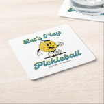 Dessous-de-verre Carré En Papier Texte personnalisé Mascotte de Pickleball Retro<br><div class="desc">Ajoutez ces dessous de verre amusants en papier à votre prochaine soirée de pickleball. Le design présente une mascotte rétro amusante de pickleball portant un casquette et les mots "Let's Play Pickleball" dans une police rétro amusante. Personnalisez avec votre texte personnalisé ou supprimez. Idéal pour une fête d'anniversaire de pickleball,...</div>
