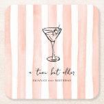 Dessous-de-verre Carré En Papier Tini Bit Ancienne fête d'anniversaire personnalisé<br><div class="desc">Ajoutez une touche élégante à votre fête avec ces dessous de verre personnalisés de fête d'anniversaire avec un verre à martini à la main branché sur un arrière - plan à rayures de cabane couleur pêche. Conçus pour une fête d'anniversaire "Tini Bit Older", ils peuvent être customisés avec n'importe quel...</div>