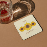 Dessous-de-verre Carré En Papier trio de tournesol personnalisé - mariage de grange<br><div class="desc">Tournesol trio - dessous de verre en papier personnalisés pour les mariages de grange. Trois tournesols disposés en rang. Conception unique dans l'humeur de temps de récolte. Par Alma Wad. Il est livré avec arrière - plan couleur crème. Vous pouvez changer ça maintenant.</div>