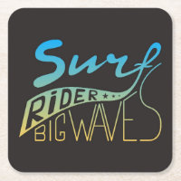 Vagues de cavalier de surf grandes