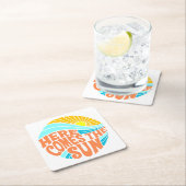 Dessous-de-verre Carré En Papier Voici Le Tee Soleil, Style Rétro, Style Hippie (En situation)