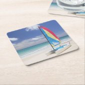 Dessous-de-verre Carré En Papier Vue de plage avec le voilier (Incliné)