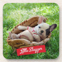 Chiot mignon dans un gant de base-ball