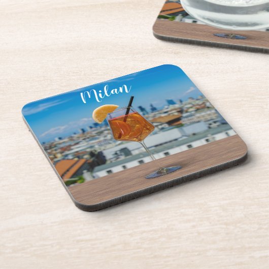 Dessous-de-verre Cocktail Spritz sur une table avec vue sur Milan (Côté gauche)