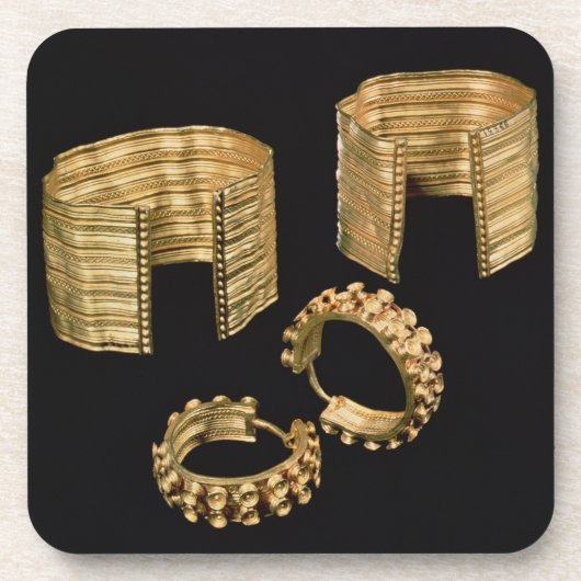 Dessous-de-verre Deux bracelets facettés ouverts et une paire de (Devant)