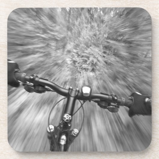 Dessous-de-verre Dévaler une section lisse de single track (Devant)