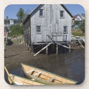 Dessous-de-verre Dory builder, Lunenburg, Nouvelle-Écosse, Canada
