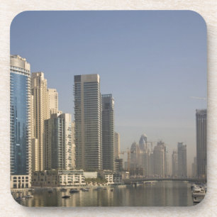 Dessous-de-verre EAU, Dubaï. Des tours de marina avec des bateaux