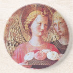 DESSOUS DE VERRE EN GRÈS ANGEL AVEC ROSES<br><div class="desc">Chef-d'oeuvre médiéval italien de Fra Beato Angelico - Détail du Triptyque de Pérouse 1437.Italie Tempère et feuille d'or.,  Deux anges avec ailes d'or tenant un panier rose, </div>