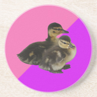 Dessous De Verre En Grès Bébé Canards sur framboise rose et sorbet pourpre