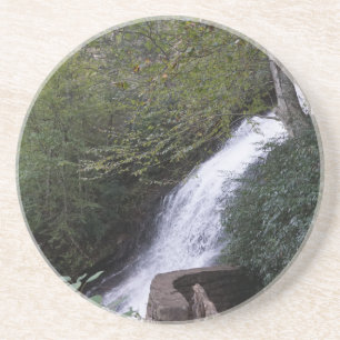 Dessous De Verre En Grès Cascade Cascade dans les montagnes Blue Ridge