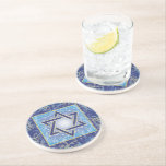 Dessous De Verre En Grès Cocktail juif Star de David<br><div class="desc">Boissons et cocktails juifs Star of David Blue, Navy, or Dessous de verre Sandstone Un dessous de verre en grès design avec l'étoile de David au centre avec des touches d'or. Une frontière de riche figuiers entoure l'Etoile de David. Un cadeau parfait pour les maisons juives et les mariages juifs...</div>