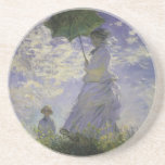 Dessous De Verre En Grès Femme avec parasol par Claude Monet, Art Vintage<br><div class="desc">La promenade, Camille Monet et Son Fils Jean (Femme avec un Parasol) (1875) de Claude Monet est une vintage peinture impressionniste de famille de portrait. Une mère se promène avec son jeune enfant dans un champ ou dans une prairie printanière. Elle tient un parasol et porte une belle robe qui...</div>