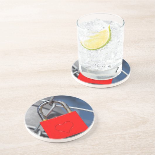 Dessous De Verre En Grès Fermeture du coeur rouge sur la clôture (Côté)