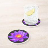 Dessous De Verre En Grès Fleur de lotus violette sur fond noir (Côté)
