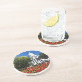 Dessous De Verre En Grès Fleurs devant le bâtiment du Capitole d'État (Côté)