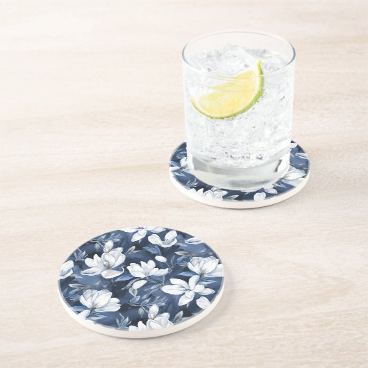 Dessous De Verre En Grès Fleurs Magnolia Blanches, Arrière - plan Bleu (Côté)