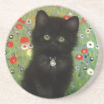Dessous De Verre En Grès Gustav Klimt Kitten<br><div class="desc">Dessous de verre en grès avec un chaton Gustav Klimt ! Ce chaton noir porte un collier d'argent et s'assoit dans un champ de fleurs rouges,  bleues,  blanches et jaunes. Un cadeau merveilleux pour les amateurs d'art amoureux des chats et autrichiens !</div>