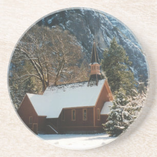 Dessous De Verre En Grès La neige a couvert la chapelle