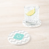 Dessous De Verre En Grès Light Gray White Chevron Aqua Quatrefoil monogram (Côté)