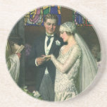 Dessous De Verre En Grès Mariage vintage, Mariée et Salle avec Menorah<br><div class="desc">Illustration vintage image de cérémonie d'amour et de romance mariage montrant un couple se marier dans une belle synagogue avec vitraux,  fleurs et une menorah à sept branches. La mariée porte une longue robe blanche mariage et le marié est beau dans son smoking.</div>