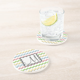 Dessous De Verre En Grès Pastel Chevron avec Monogram de Shirley Taylor
