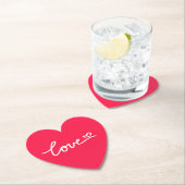 Dessous-de-verre En Papier Aimer texte blanc sur rose (En situation)