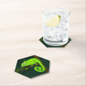 Dessous-de-verre En Papier Caméléon vert mignon (En situation)