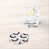 Dessous-de-verre En Papier Coeur d'Halloween avec ailes de chauve-souris noir (En situation)