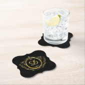 Dessous-de-verre En Papier Damas de monogramme Black Gold (En situation)