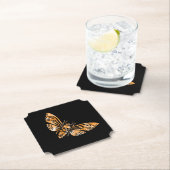 Dessous-de-verre En Papier Death's Head Moth (En situation)