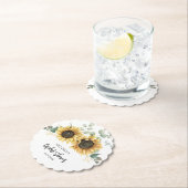 Dessous-de-verre En Papier Fleur de tournesol Script Mariage Shower (En situation)