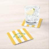 Dessous-de-verre En Papier Le Beach Club Crest Yellow Cabana Stripe (En situation)