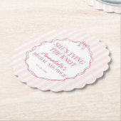 Dessous-de-verre En Papier Nœud Coquette Rose Réception de Mariage Pastel Bru (Incliné)