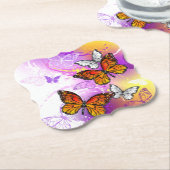 Dessous-de-verre En Papier Papillons Monarque sur Arrière - plan pourpre (Incliné)