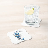 Dessous-de-verre En Papier Papillons volants bleus Morpho (En situation)