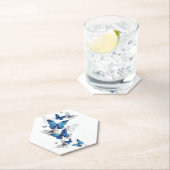 Dessous-de-verre En Papier Papillons volants bleus Morpho (En situation)