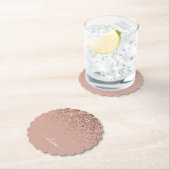Dessous-de-verre En Papier Rose Gold Blush Pink Parties scintillant Script Mo (En situation)