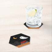 Dessous-de-verre En Papier Un mignon fantôme errant dans les rues la nuit (En situation)