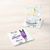 Dessous-de-verre En Papier Voici Un Cheval D'Une Couleur Différente, Violet (En situation)