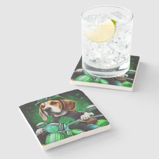 Dessous-de-verre En Pierre Beagle Chien conduisant vélo St. Patrick's Day (Côté)