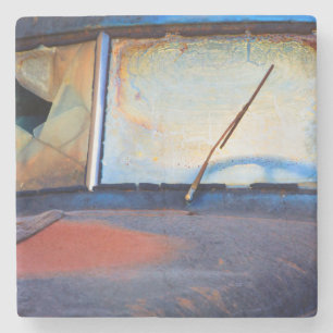 Dessous-de-verre En Pierre Bouclier d'un vieux camion rouillé