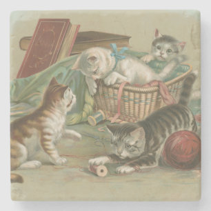 Dessous-de-verre En Pierre Chatons victoriens vintage jouant dans un panier à
