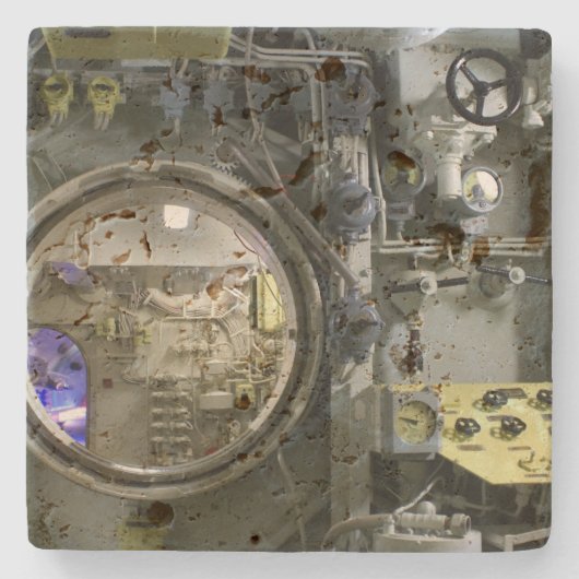 Dessous-de-verre En Pierre écoutille sur un ancien sous-marin rétro (Devant)