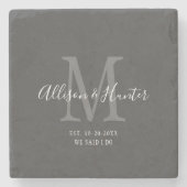 Dessous-de-verre En Pierre Élégant Nouveau-Mariés Établi Monogramme Nom Gris (Devant)