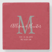 Dessous-de-verre En Pierre Élégant Nouveau-Mariés Établi Monogramme Nom Rouge (Devant)