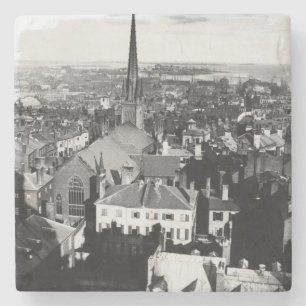 Dessous-de-verre En Pierre La flèche ornementée d'une église à Boston