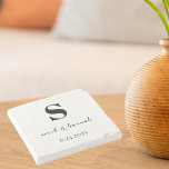 Dessous-de-verre En Pierre Mariage Monogramme minimaliste moderne<br><div class="desc">Cadeau mariage minimaliste moderne pour le couple chanceux. Monogramme avec l'initiale,  les noms et la date mariage. Un cadeau mariage unique.</div>